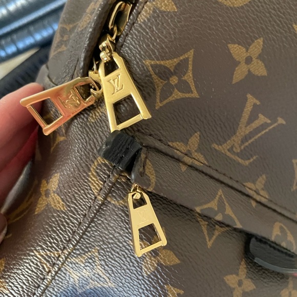 Stop and take a look@ Louis Vuitton Palm Springs PM Backpack. Just beautiful. - Picture 6 of 16